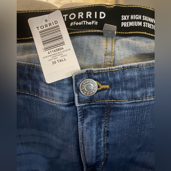 Torrid 20T Sky High Skinny Premium Stretch NWT - Picture 3 of 3